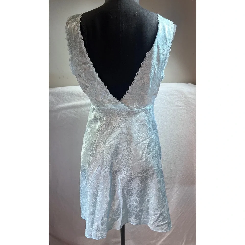 Vintage Delicates Blue Floral Jacquard Lace Trim Nightgown Chemise Medium USA